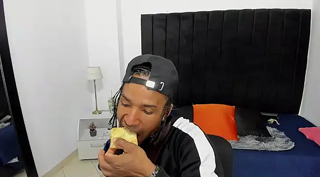 Snapshot of anhtony_wayans chatting on December 15, 2024, 8:58 pm anhtony wayans online show from December 15, 2024, 8:58 pm