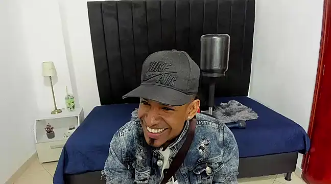 Snapshot of anhtony_wayans chatting on December 18, 2024, 11:40 pm anhtony wayans online show from December 18, 2024, 11:40 pm