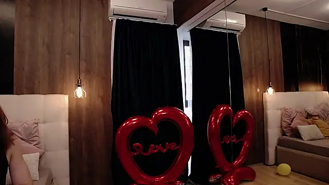 LisaCroft online show from March 19, 2025, 10:00 am