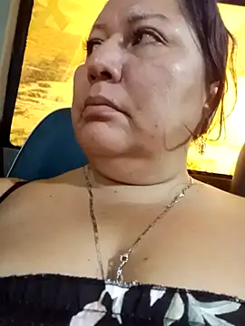 Snapshot of Brenda_Berck_ chatting on December 3, 2025, 12:44 am Brenda Berck online show from December 3, 2025, 12:44 am