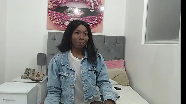 Snapshot of kirajohnson chatting on February 18, 2026, 11:23 pm kirajohnson online show from February 18, 2026, 11:23 pm