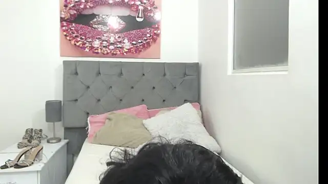 Snapshot of kirajohnson chatting on February 20, 2026, 11:12 am kirajohnson online show from February 20, 2026, 11:12 am