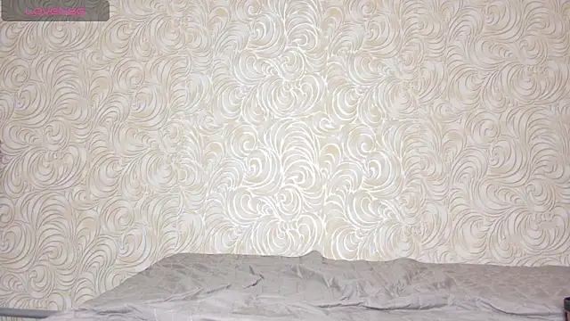 JuiliOnesunray online show from March 7, 2025, 6:57 am