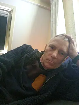 Snapshot of Snarfjes chatting on January 15, 2025, 12:47 pm Snarfjes online show from January 15, 2025, 12:47 pm