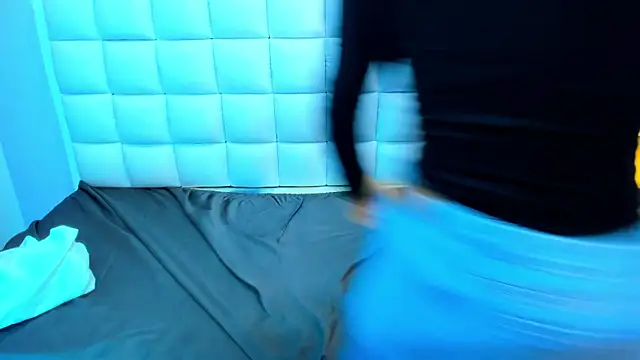 teresasroom  online show from April 19, 2026, 1:01 pm