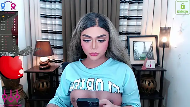 Fantacyoflove online show from December 18, 2025, 7:29 pm