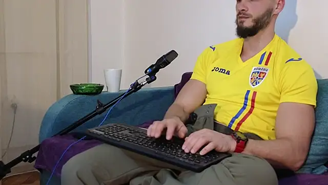 MauroTwin online show from March 10, 2025, 6:23 pm