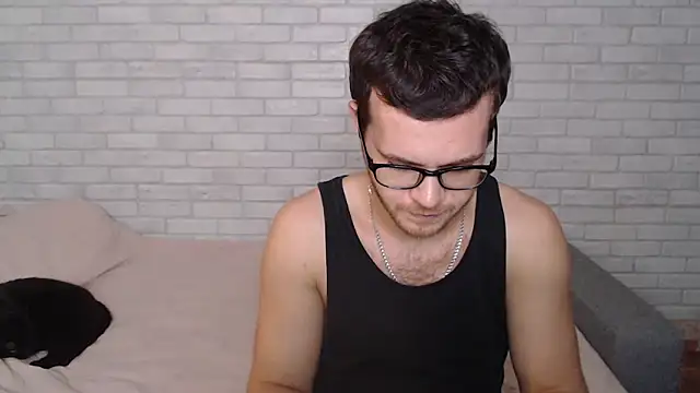 Alexxx horny online show from October 20, 2025, 5:24 pm