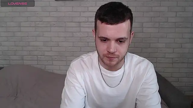 Snapshot of Alexxx_horny chatting on May 18, 2026, 9:25 am Alexxx horny online show from May 18, 2026, 9:25 am