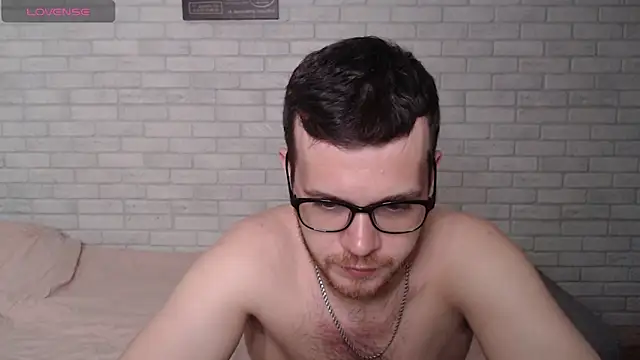 Alexxx horny online show from July 18, 2026, 6:16 pm