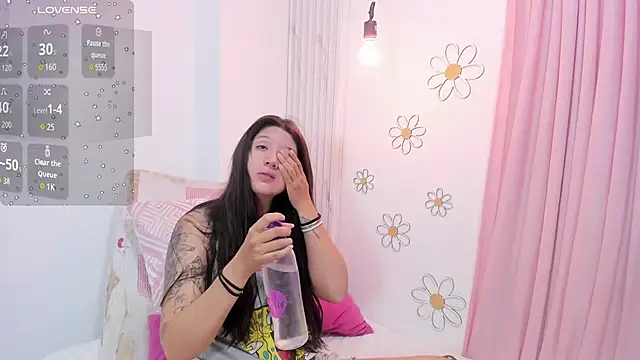 Snapshot of Dulce_andrea__ chatting on December 1, 2025, 5:19 am Dulce andrea online show from December 1, 2025, 5:19 am