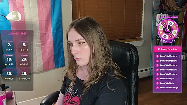 Snapshot of luluvaladon chatting on November 9, 2025, 7:23 am luluvaladon online show from November 9, 2025, 7:23 am