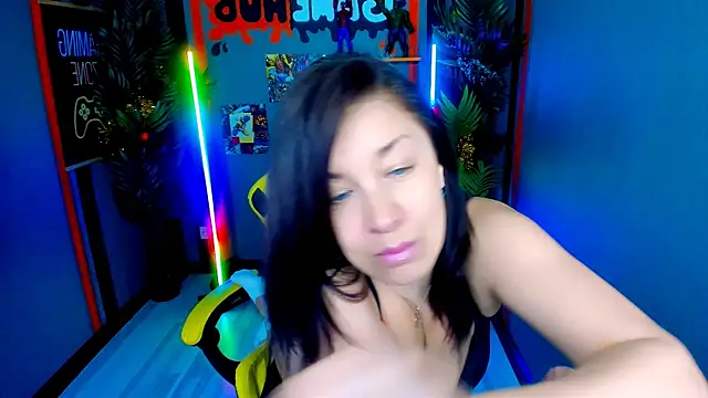 Snapshot of AnaMills chatting on January 10, 2026, 10:10 am AnaMills online show from January 10, 2026, 10:10 am