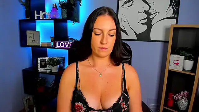 Snapshot of FUN_AMI chatting on November 26, 2025, 2:28 pm FUN AMI online show from November 26, 2025, 2:28 pm