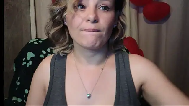 Snapshot of dagny-jo chatting on March 7, 2025, 2:46 am dagny-jo online show from March 7, 2025, 2:46 am