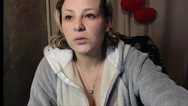 Snapshot of dagny-jo chatting on February 27, 2025, 2:46 am dagny-jo online show from February 27, 2025, 2:46 am