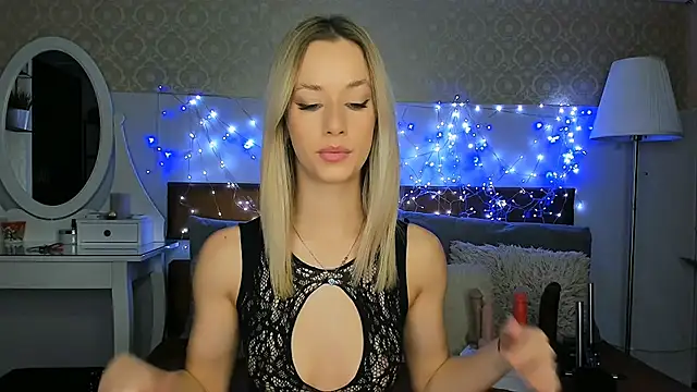 Snapshot of MiaBeeXX chatting on October 7, 2025, 4:41 pm MiaBeeXX online show from October 7, 2025, 4:41 pm