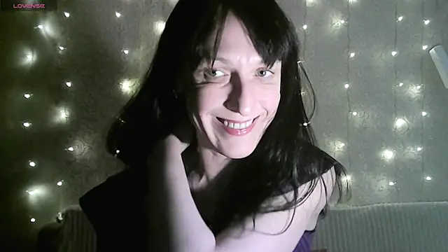 Snapshot of MarieODahliaS chatting on December 19, 2025, 10:28 am MarieODahliaS online show from December 19, 2025, 10:28 am