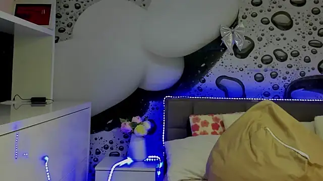 AlmaFancy online show from April 1, 2026, 5:20 am