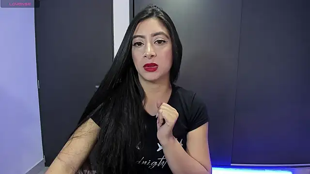 Snapshot of MeganWhite3 chatting on December 2, 2025, 4:36 am MeganWhite3 online show from December 2, 2025, 4:36 am