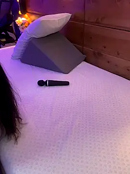 mahia queen online show from November 24, 2025, 1:22 pm