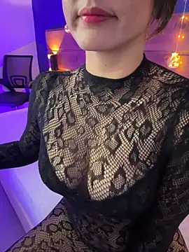 mahia queen online show from December 2, 2025, 12:07 pm