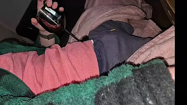 -luckybong- online show from March 9, 2025, 9:14 pm