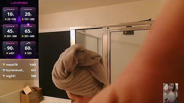 Blondiewithanass online show from November 12, 2025, 9:29 pm