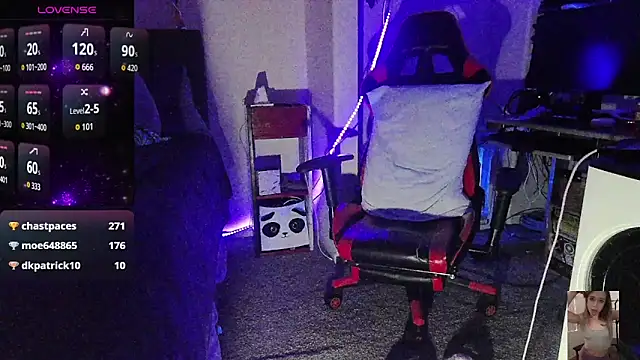 Snapshot of Blondiewithanass chatting on January 17, 2026, 5:05 pm Blondiewithanass online show from January 17, 2026, 5:05 pm