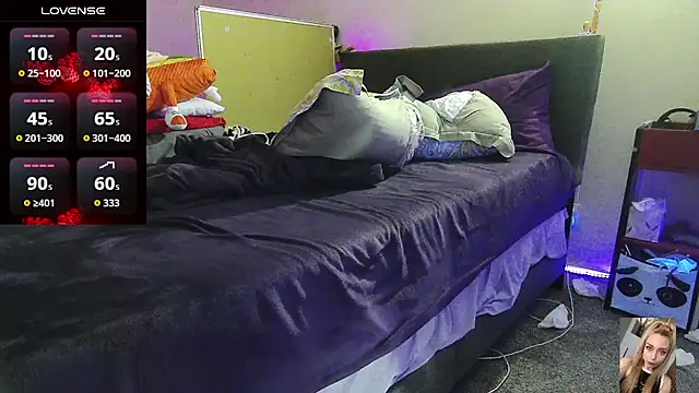 Blondiewithanass online show from March 30, 2026, 5:09 am