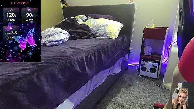 Snapshot of Blondiewithanass chatting on February 8, 2026, 4:54 am Blondiewithanass online show from February 8, 2026, 4:54 am