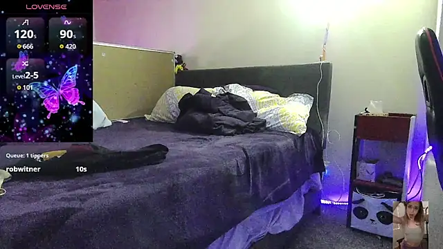 Snapshot of Blondiewithanass chatting on February 7, 2026, 4:20 am Blondiewithanass online show from February 7, 2026, 4:20 am