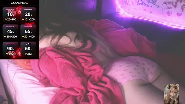 Snapshot of Blondiewithanass chatting on February 18, 2026, 4:36 pm Blondiewithanass online show from February 18, 2026, 4:36 pm