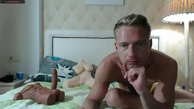 JessicaSteve online show from October 29, 2025, 3:33 pm