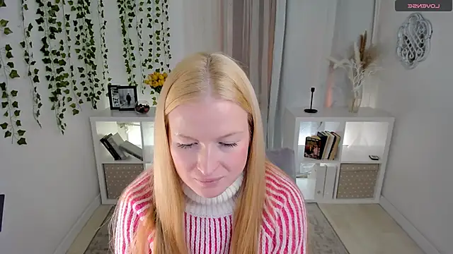 Snapshot of Laly_Peach chatting on January 14, 2026, 1:04 pm Laly Peach online show from January 14, 2026, 1:04 pm