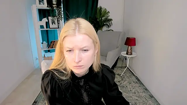 Snapshot of Laly_Peach chatting on July 30, 2026, 6:34 am Laly Peach online show from July 30, 2026, 6:34 am