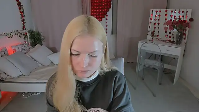 Snapshot of Laly_Peach chatting on February 17, 2026, 11:51 am Laly Peach online show from February 17, 2026, 11:51 am