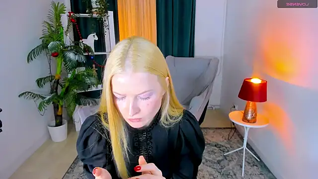 Snapshot of Laly_Peach chatting on January 6, 2026, 1:59 pm Laly Peach online show from January 6, 2026, 1:59 pm