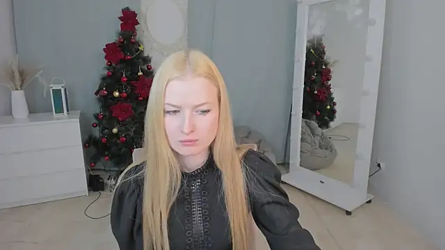 Snapshot of Laly_Peach chatting on January 12, 2026, 6:42 am Laly Peach online show from January 12, 2026, 6:42 am