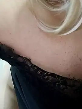 Vivian115 online show from September 24, 2025, 11:39 am