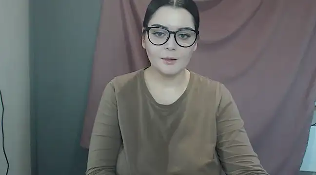 ohhhMie online show from February 15, 2025, 5:07 pm