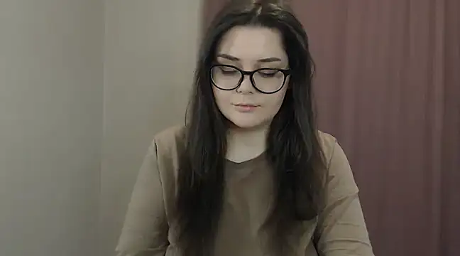 ohhhMie online show from March 22, 2025, 4:37 pm