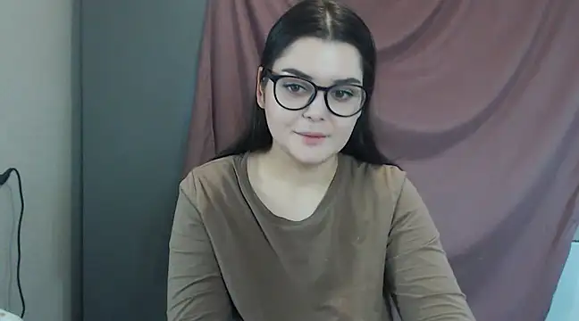 ohhhMie online show from February 6, 2025, 9:38 pm