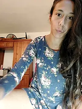 Luna-Natural online show from February 9, 2026, 3:04 am