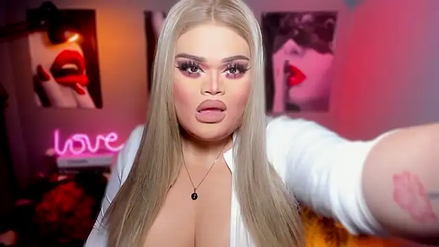 KarolinaThompson online show from October 5, 2025, 7:48 pm