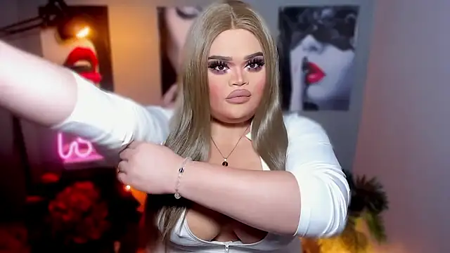 KarolinaThompson online show from October 11, 2025, 7:31 am