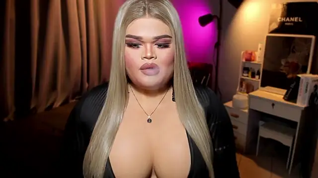 KarolinaThompson online show from December 4, 2024, 12:46 am