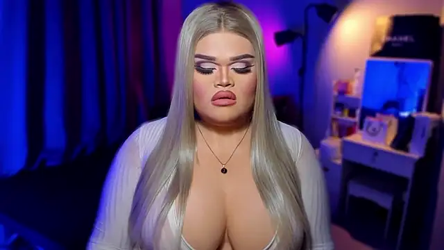 KarolinaThompson online show from December 13, 2024, 10:19 am