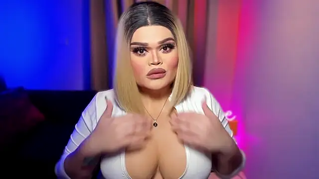 KarolinaThompson online show from March 5, 2025, 9:05 am