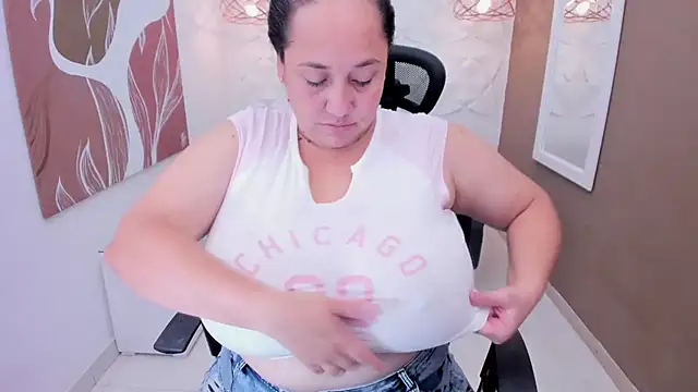 Snapshot of Sharon_tits chatting on May 24, 2026, 12:16 pm Sharon tits online show from May 24, 2026, 12:16 pm